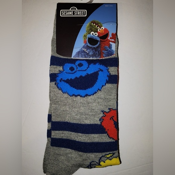 Sesame Street Unisex Crew Socks, Bioworld , Elmo & Friends Size 10-13 - Picture 1 of 8